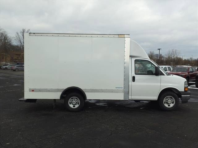2024 Chevrolet Express 3500 Cutaway Van photo 3