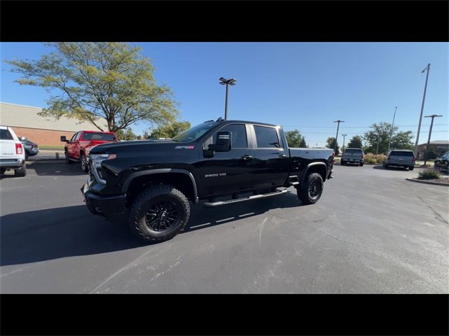 2024 Chevrolet Silverado 2500HD ZR2 photo 4