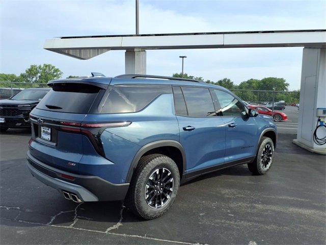 2025 Chevrolet Traverse Z71 photo 3