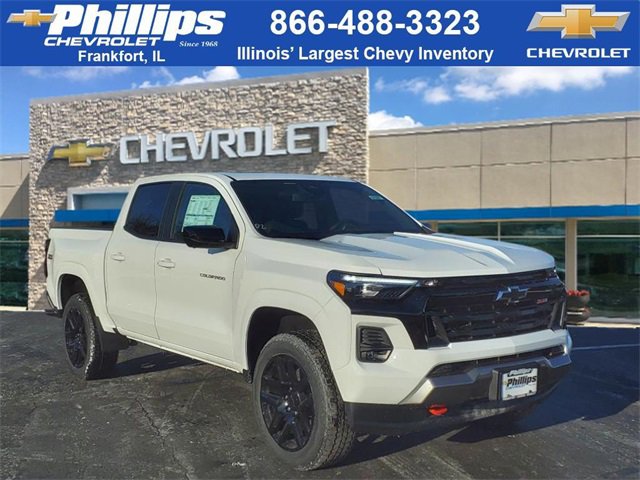 2025 Chevrolet Colorado Z71 photo 2