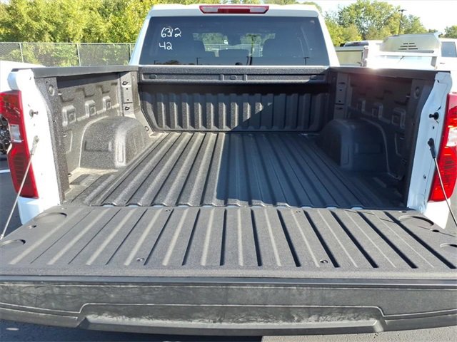 2026 Chevrolet Silverado 1500 Custom photo 4