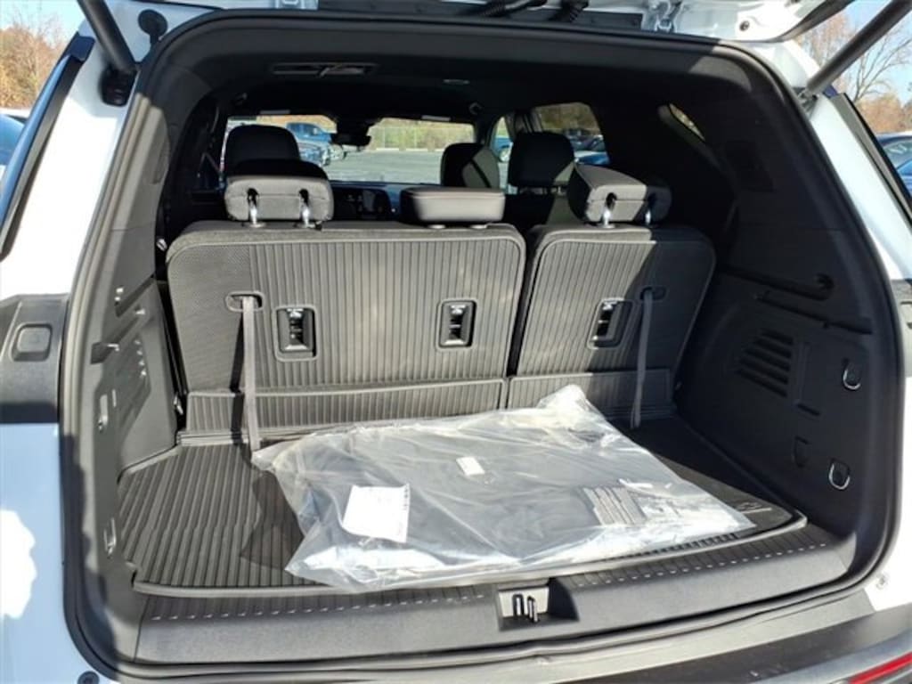 New 2026 Chevrolet Traverse LT SUV