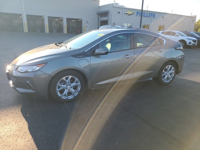 2017 Chevrolet Volt Premier photo 2