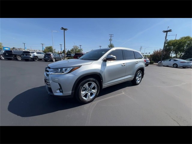 2019 Toyota Highlander Limited photo 3