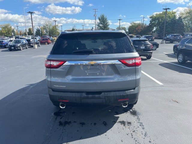 2021 Chevrolet Traverse LS photo 4