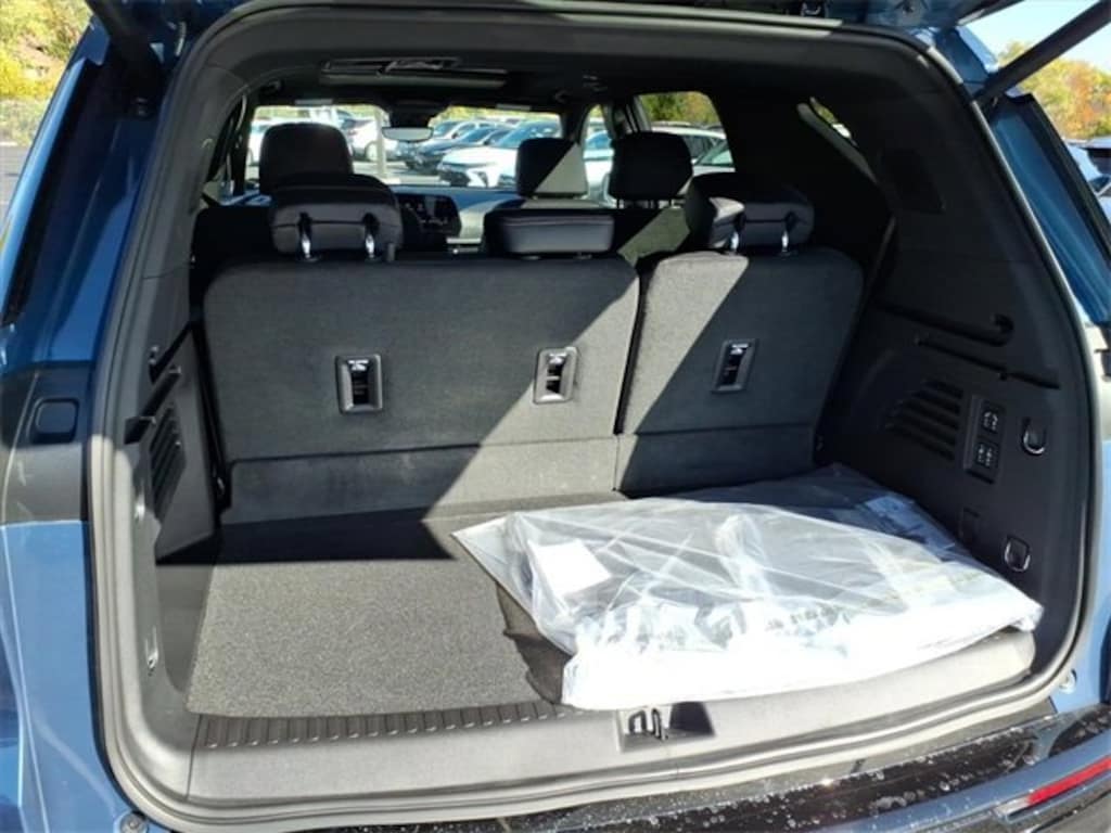 New 2026 Chevrolet Traverse High Country SUV
