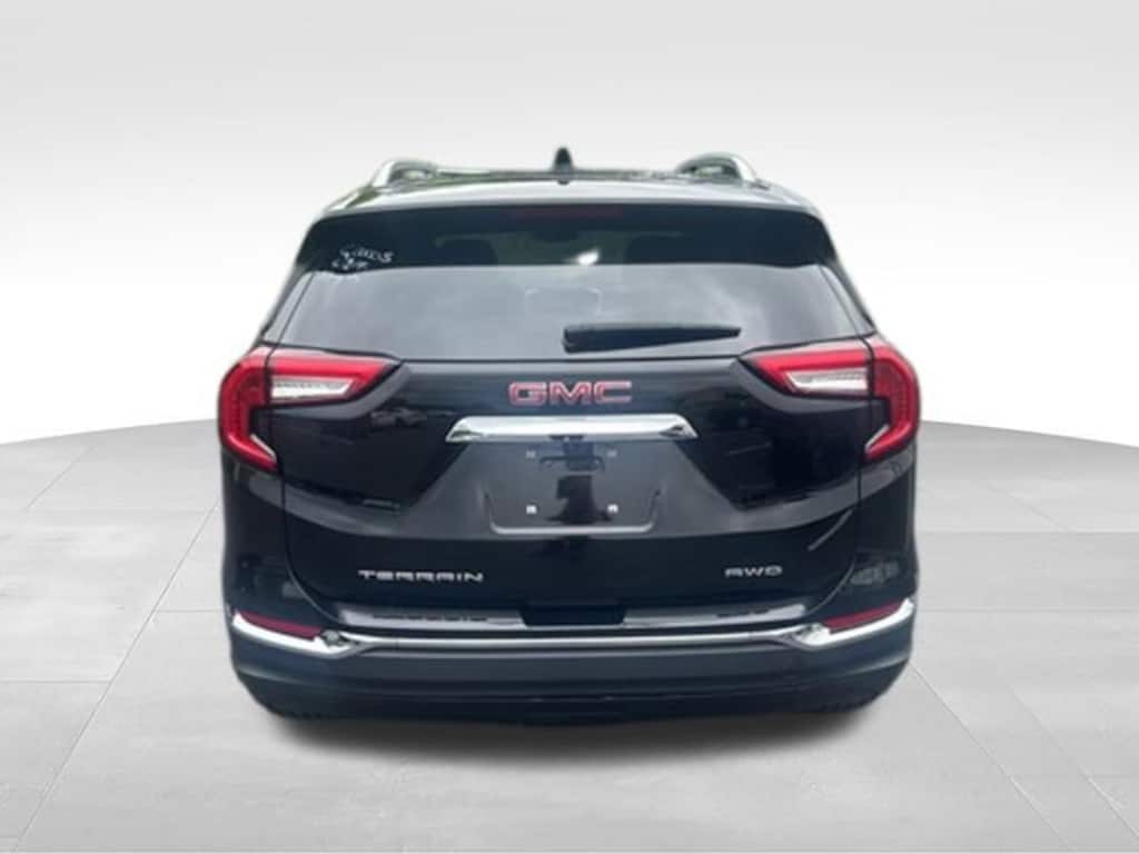 Used 2023 GMC Terrain SLT SUV