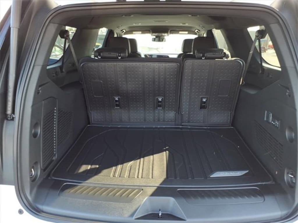 New 2026 Chevrolet Suburban LT SUV