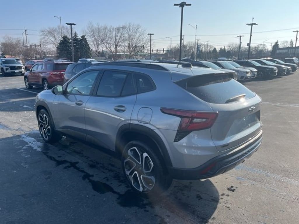 Used 2025 Chevrolet Trax 2RS SUV
