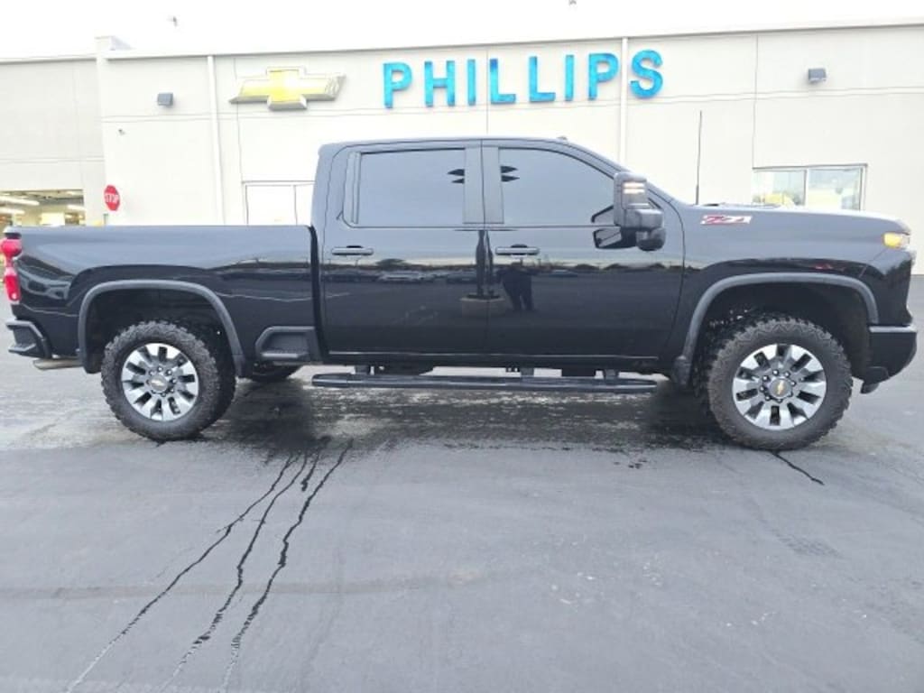 Used 2025 Chevrolet Silverado 2500 HD Custom Truck