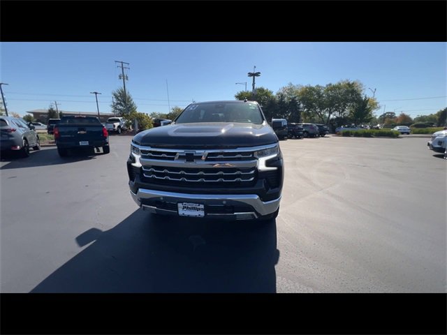 2024 Chevrolet Silverado 1500 LTZ photo 3
