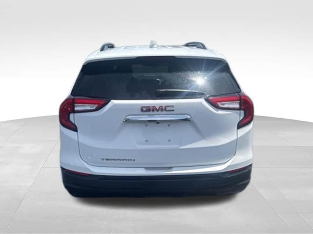 Used 2023 GMC Terrain SLE SUV