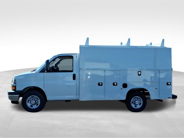 New 2026 Chevrolet Express Cutaway 3500 1WT Cutaway Van