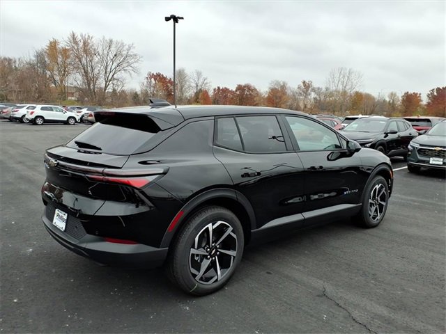 2026 Chevrolet Equinox EV 1LT photo 3