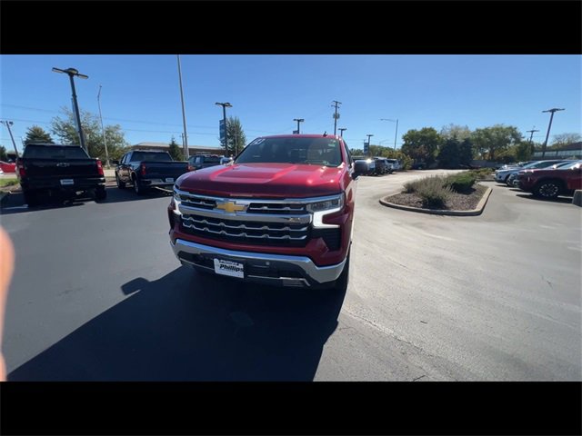 2024 Chevrolet Silverado 1500 LTZ photo 3