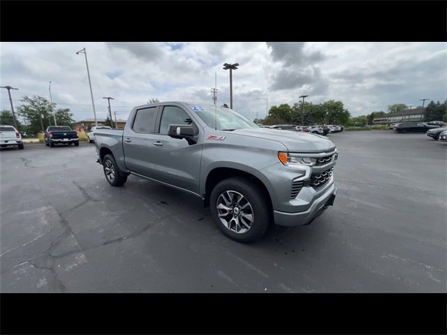2023 Chevrolet Silverado 1500 RST photo 2