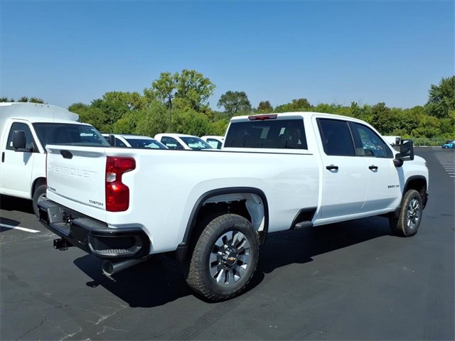 2026 Chevrolet Silverado 2500HD Custom photo 3