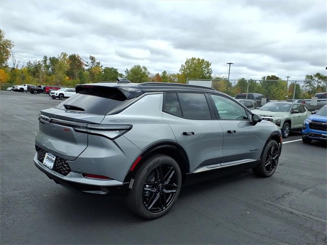 2026 Chevrolet Equinox EV 3RS photo 3