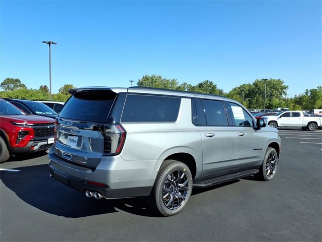 2026 Chevrolet Suburban RST photo 2