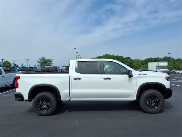 2026 Chevrolet Silverado 1500 ZR2 photo 2