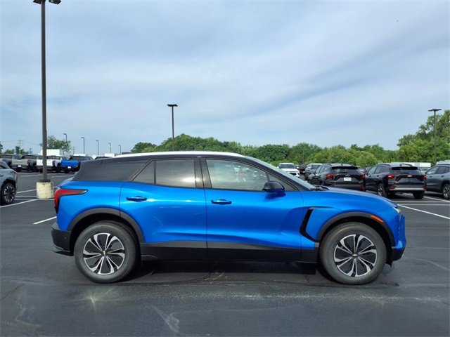 2025 Chevrolet Blazer EV photo 3