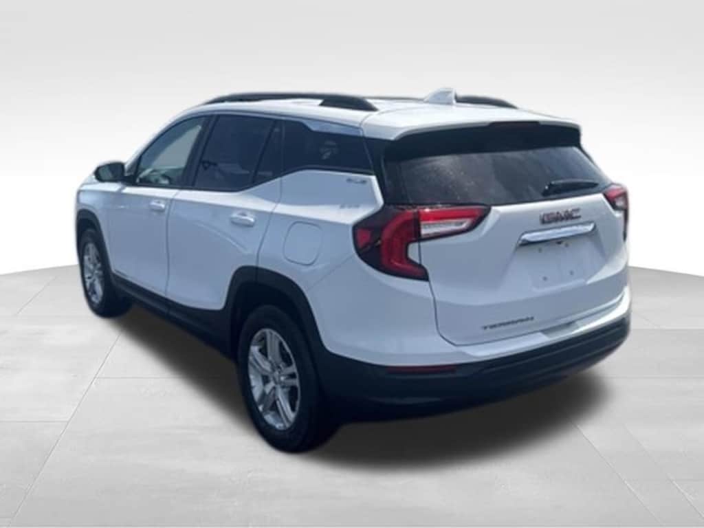 Used 2023 GMC Terrain SLE SUV