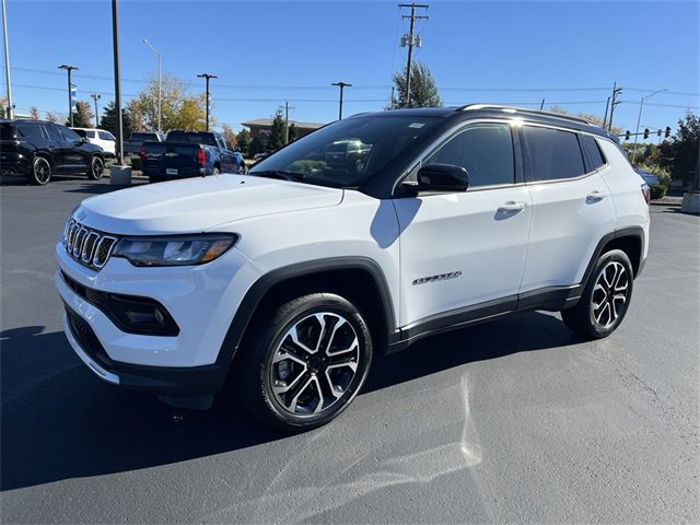 2023 Jeep Compass Limited's photo