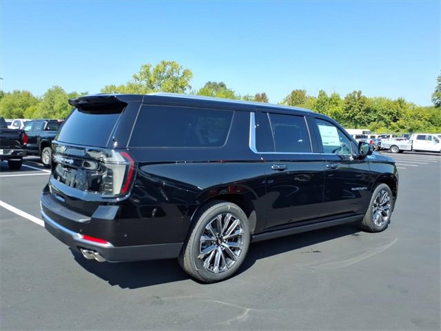 2026 Chevrolet Suburban High Country photo 3