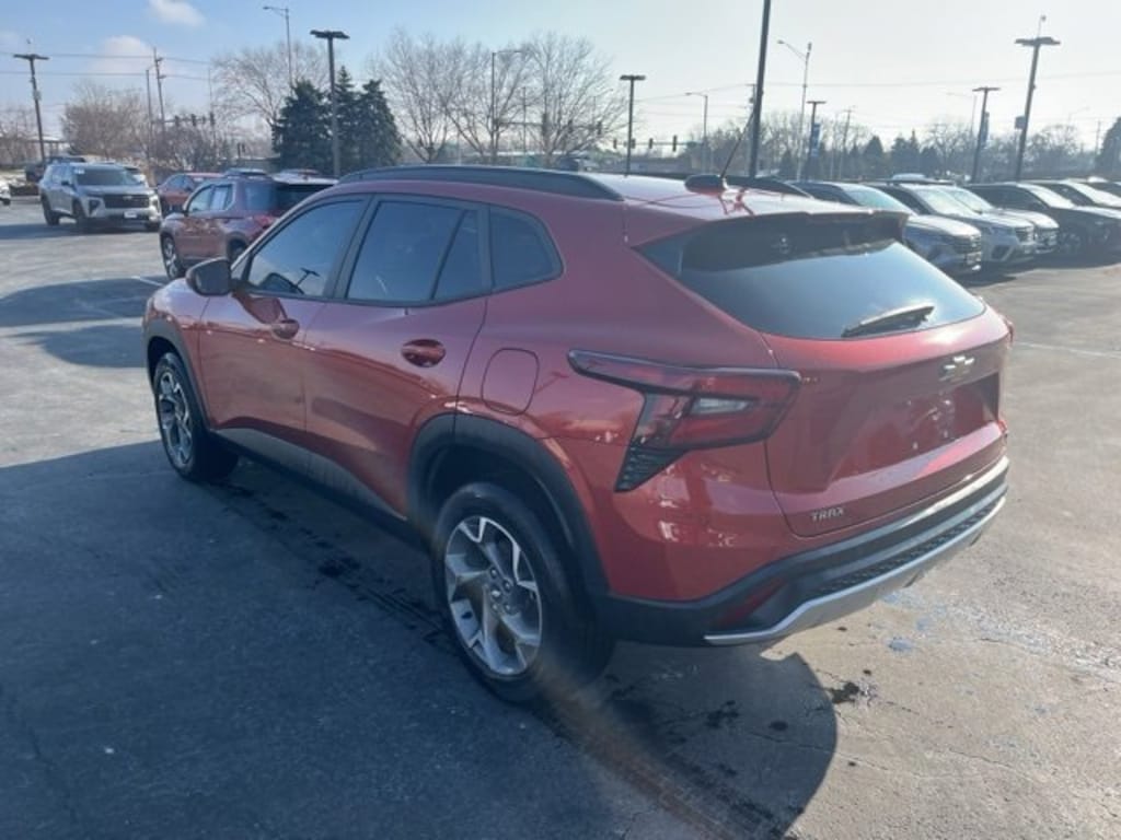 Used 2024 Chevrolet Trax LT SUV