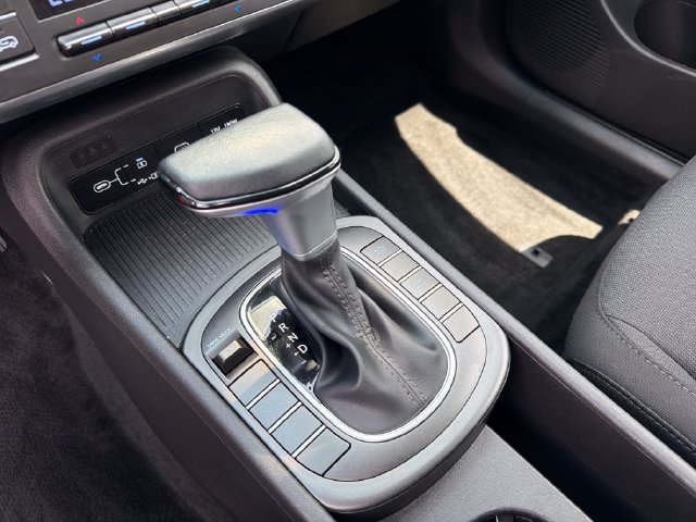 2025 Hyundai Kona SEL - Photo 20