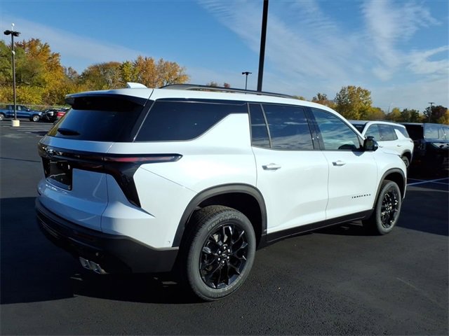 2026 Chevrolet Traverse photo 3