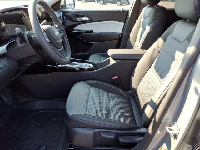 2026 Chevrolet Trax LT - Photo 6