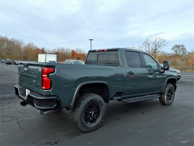 2026 Chevrolet Silverado 2500HD ZR2 photo 3