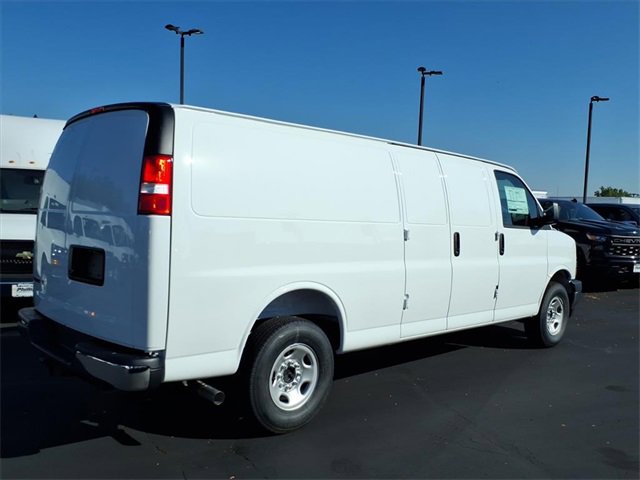 2025 Chevrolet Express Cargo 3500 Van photo 3