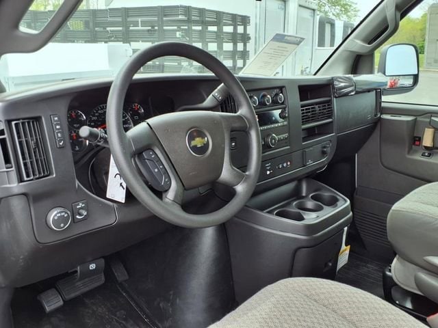 2025 Chevrolet Express Cargo Work Van - Photo 13