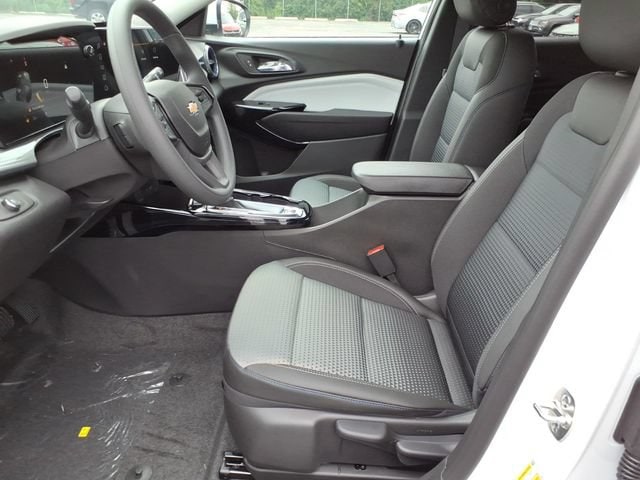2026 Chevrolet Trax LT - Photo 6