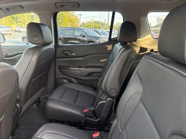 2023 GMC Acadia SLT - Photo 11