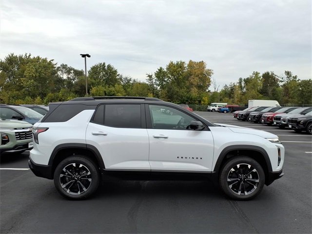 2026 Chevrolet Equinox RS photo 2