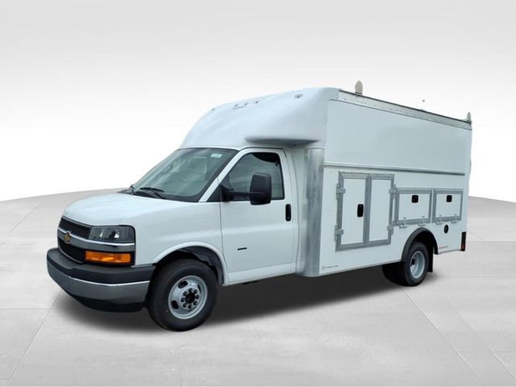 New 2026 Chevrolet Express Cutaway 3500 1WT Cutaway Van