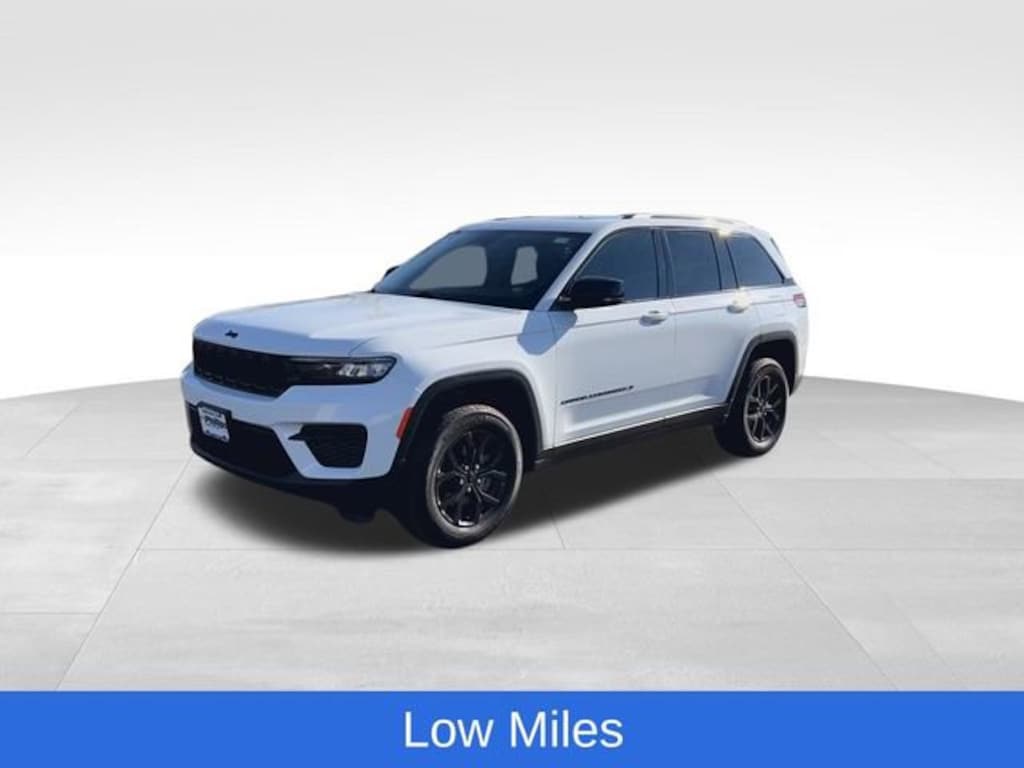 Used 2025 Jeep Grand Cherokee Altitude X 4x4 SUV