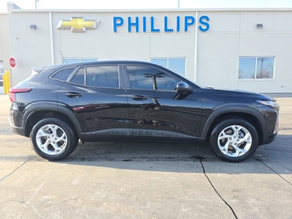 Used 2025 Chevrolet Trax LS SUV