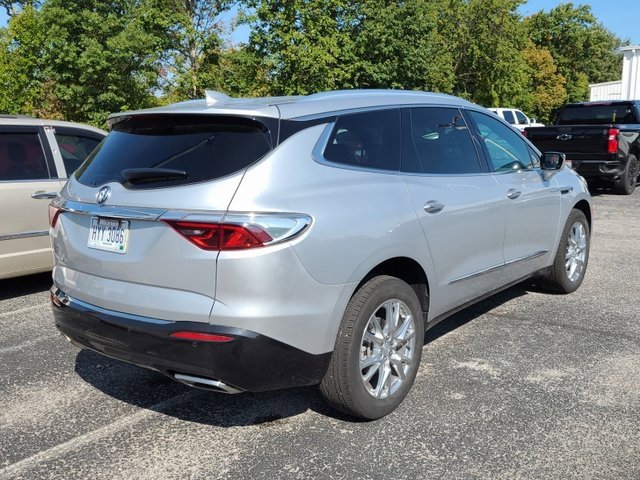 2022 Buick Enclave Essence photo 2