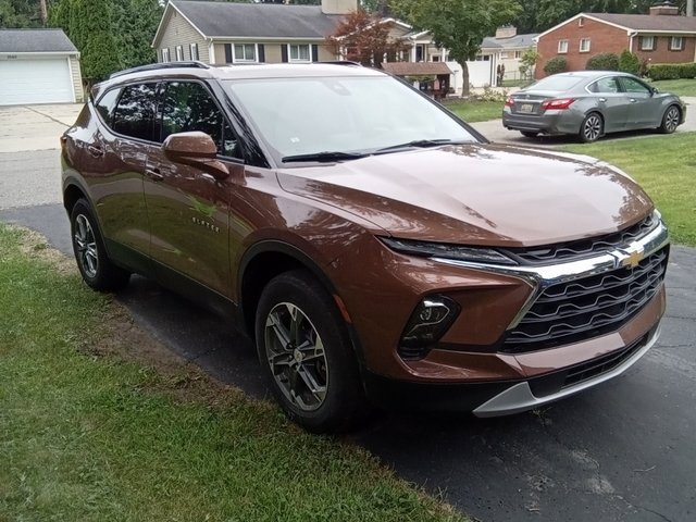 2023 Chevrolet Blazer 2LT photo 2