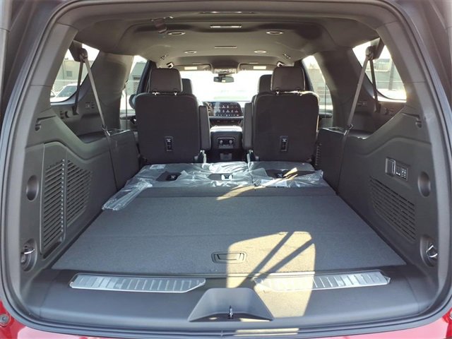 2026 Chevrolet Suburban Z71 photo 4