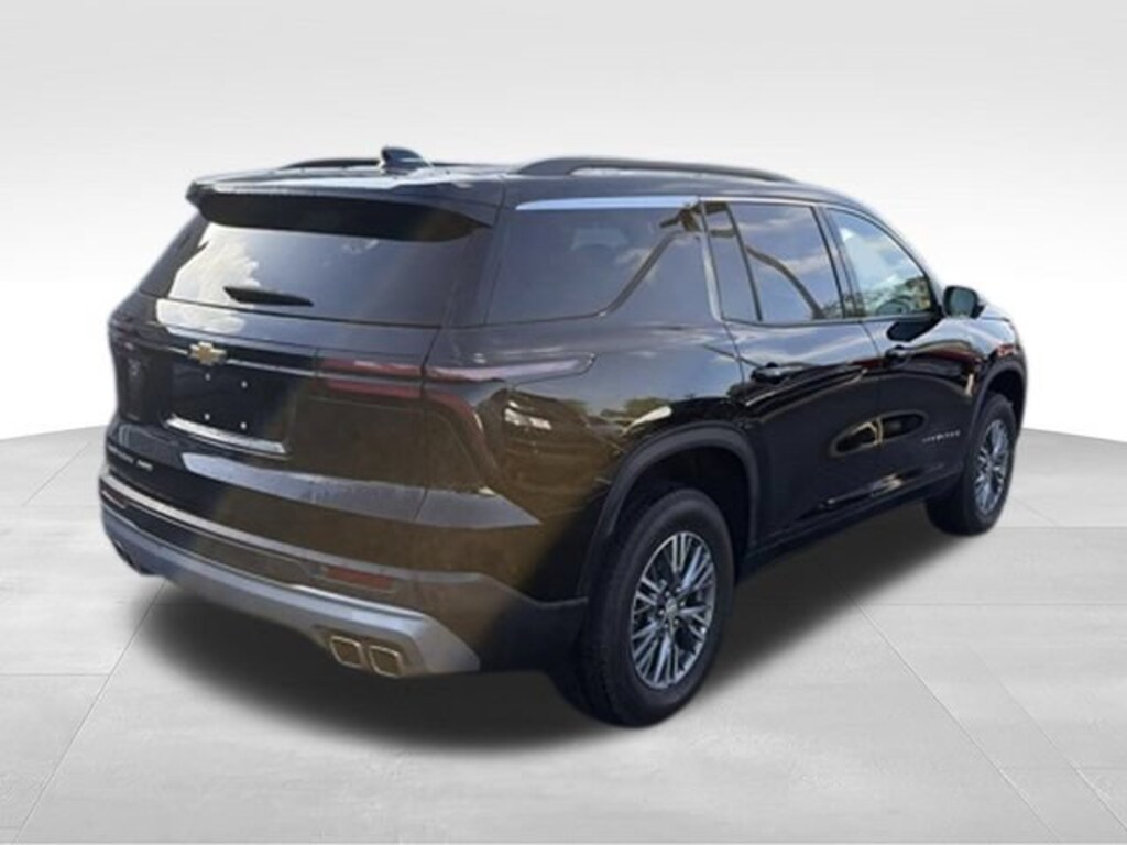 Used 2025 Chevrolet Traverse LT SUV