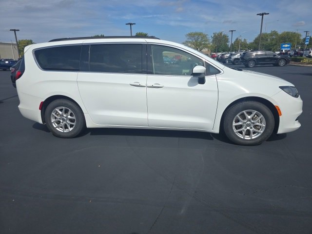 2021 Chrysler Voyager LXi photo 4