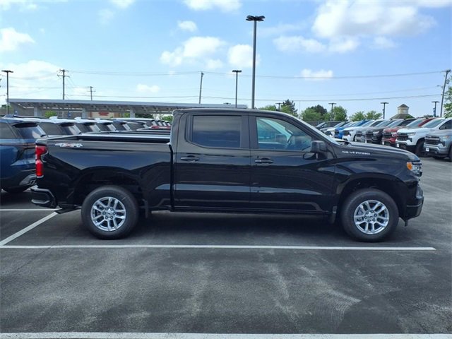 2025 Chevrolet Silverado 1500 RST photo 2