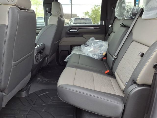 2026 Chevrolet Silverado 2500 HD ZR2 - Photo 9