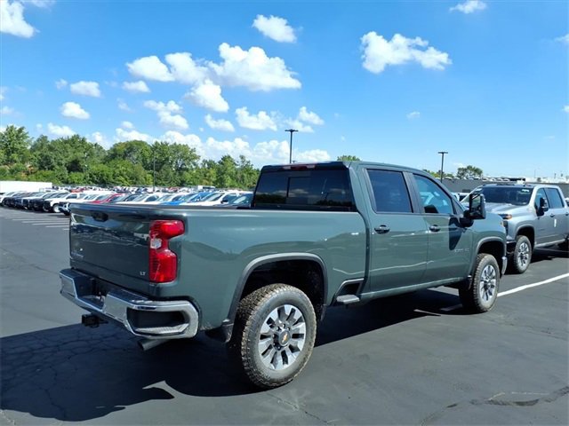 2026 Chevrolet Silverado 2500HD LT photo 3