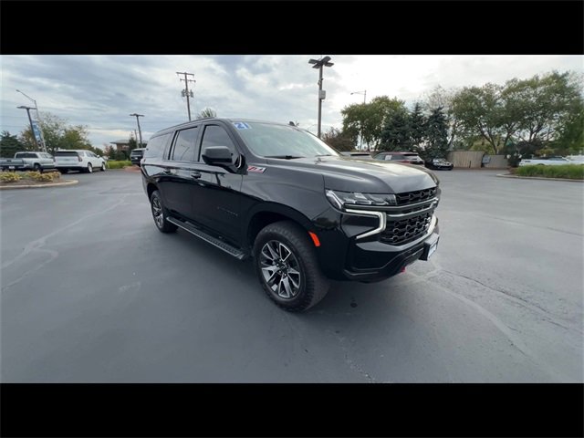 2021 Chevrolet Suburban Z71 photo 2